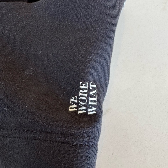 WeWoreWhat Black Bandeau with White Contrast Stitching Sports Bra / small - Picture 7 of 10